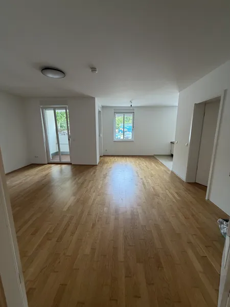 modernisierte  2,5-Zimmer-Wohnung mit Einbauküche und Terrasse — photo 1